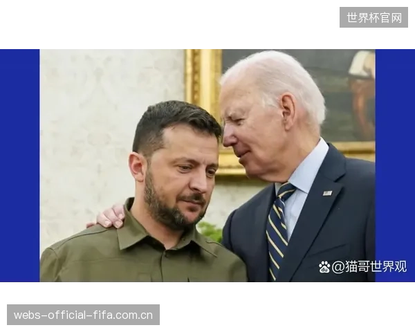 洛佩斯的长传将成为墨西哥队快速反击的利器,以绕过中场缺氧区。 洛佩斯的长传将成为墨西哥队快速反击的利器,以绕过中场缺氧区。